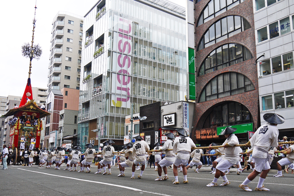 京都三大祭り 葵祭 祇園祭 時代祭を詳しく紹介いたします。